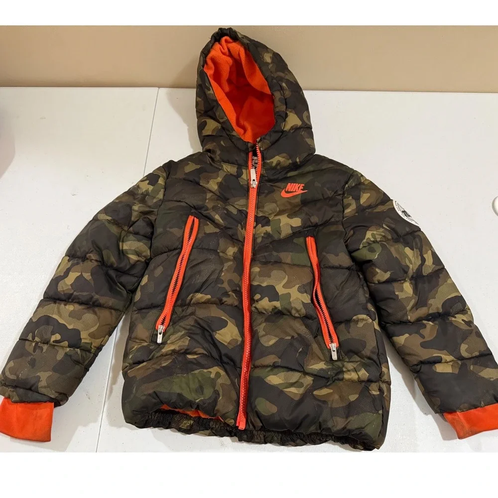 Nike Boys Camo Puffer Jacket Orange Hooded Full Zip Coat Size 7 L 6-7 Yrs